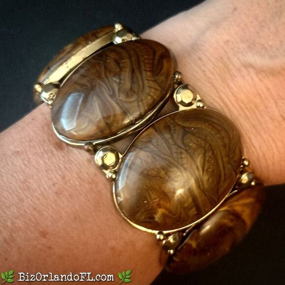VINTAGE: Gold Tone Link Stretch Bracelet w/ Brown Swirl Acrylic Cabochons *RARE* - Picture 2 of 7
